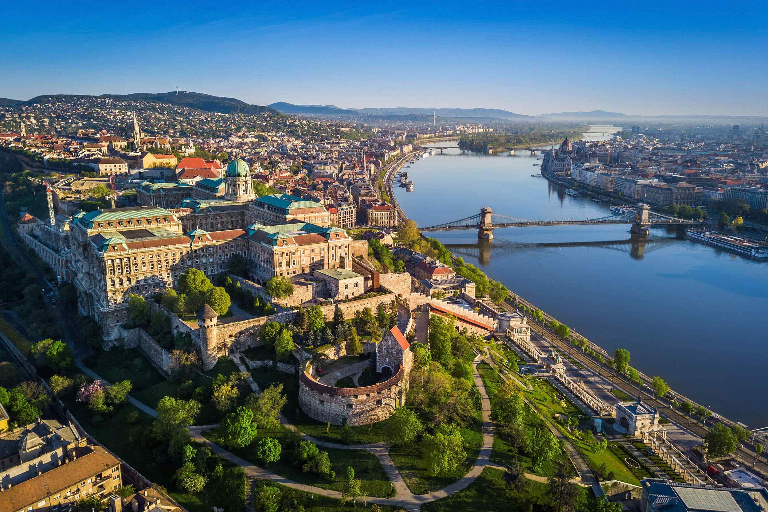 https://site.fenixora.com/wp-content/uploads/2020/01/budapest-3.jpg