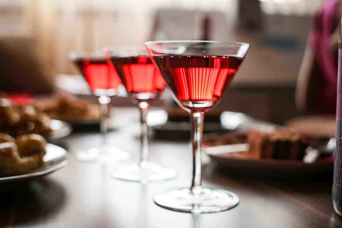 https://site.fenixora.com/wp-content/uploads/2020/01/dine-and-wine.jpg